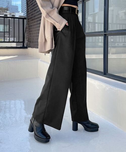 PAGEBOY（ページボーイ）の「交織ツイルワイドパンツ（パンツ・レディース・ブラック09/グレージュ12/モカ51・F）」の4枚目の写真