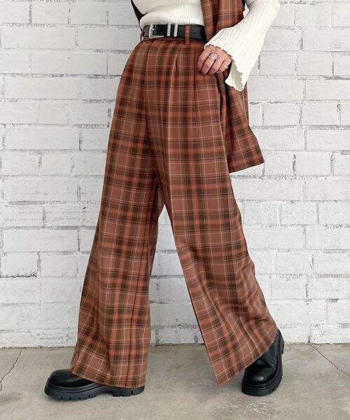 PAGEBOY（ページボーイ）の「TRチェックワイドパンツ（パンツ・レディース・グレー系10/ブラウン系50・F）」の2枚目の写真