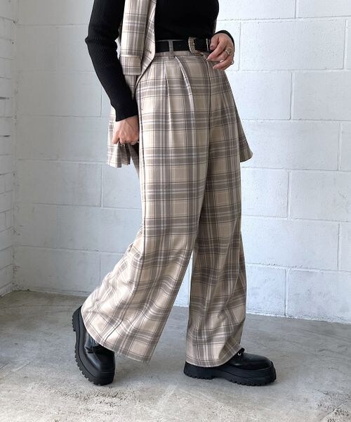 PAGEBOY（ページボーイ）の「TRチェックワイドパンツ（パンツ・レディース・グレー系10/ブラウン系50・F）」の4枚目の写真