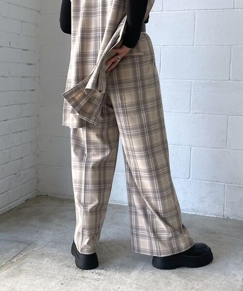 PAGEBOY（ページボーイ）の「TRチェックワイドパンツ（パンツ・レディース・グレー系10/ブラウン系50・F）」の3枚目の写真