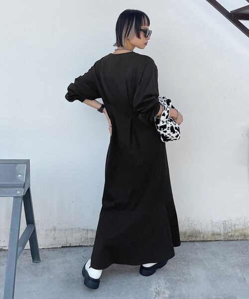 PAGEBOY（ページボーイ）の「ウエストデザインタックワンピース（ワンピース/ドレス・レディース・ブラック09/チャコール18/杢オートミール50・F）」の5枚目の写真