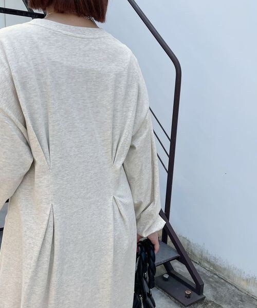 PAGEBOY（ページボーイ）の「ウエストデザインタックワンピース（ワンピース/ドレス・レディース・ブラック09/チャコール18/杢オートミール50・F）」の9枚目の写真