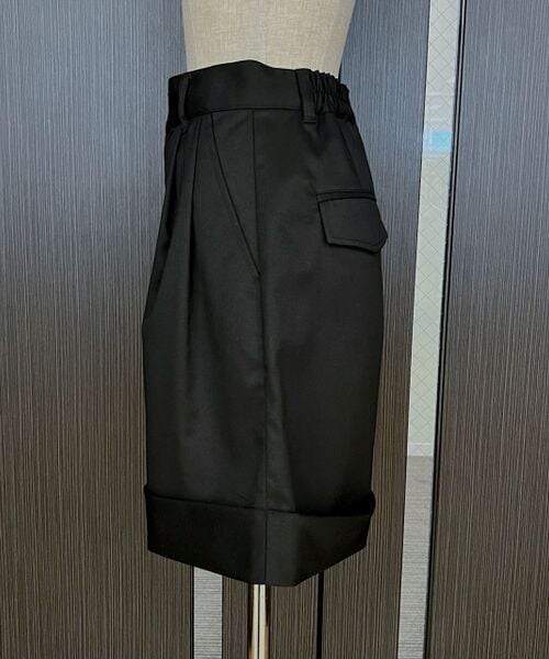 PAGEBOY（ページボーイ）の「交織ツイルロールアップショートパンツ（パンツ・レディース・ブラック09/グレージュ12/モカ51・F）」の16枚目の写真