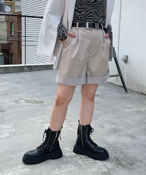 PAGEBOY（ページボーイ）の「交織ツイルロールアップショートパンツ（パンツ・レディース・ブラック09/グレージュ12/モカ51・F）」の7枚目の写真