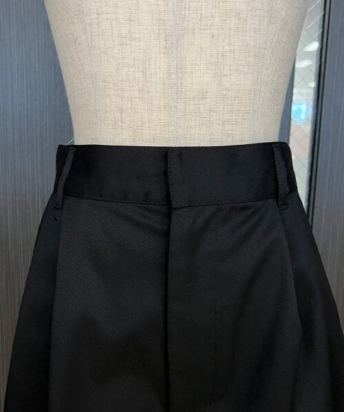 PAGEBOY（ページボーイ）の「交織ツイルロールアップショートパンツ（パンツ・レディース・ブラック09/グレージュ12/モカ51・F）」の19枚目の写真