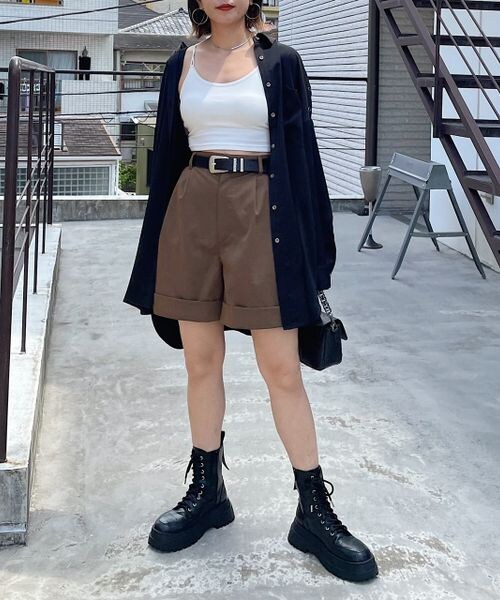 PAGEBOY（ページボーイ）の「交織ツイルロールアップショートパンツ（パンツ・レディース・ブラック09/グレージュ12/モカ51・F）」の14枚目の写真