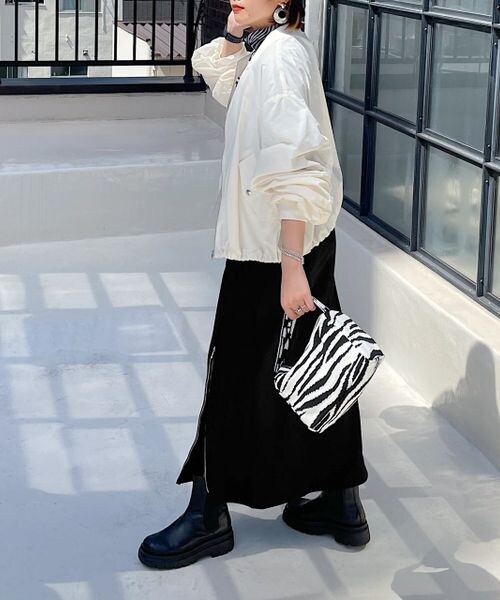 PAGEBOY（ページボーイ）の「ZIPスリットスエットタイトスカート（スカート・レディース・ブラック09・F）」の5枚目の写真
