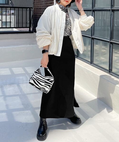 PAGEBOY（ページボーイ）の「ZIPスリットスエットタイトスカート（スカート・レディース・ブラック09・F）」の4枚目の写真