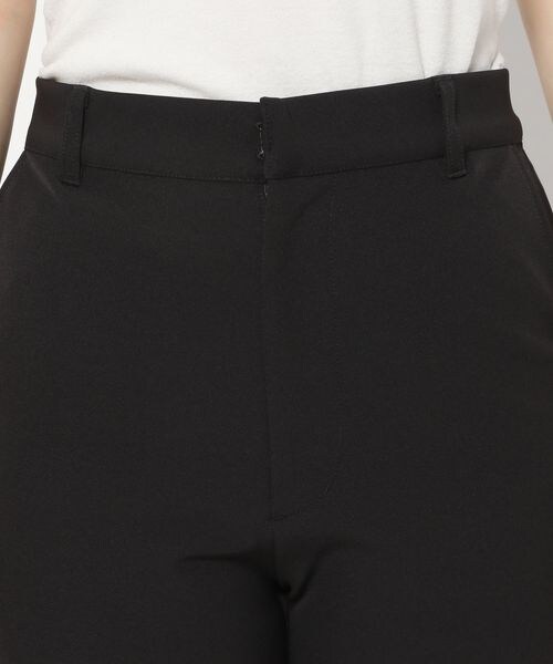 PAGEBOY（ページボーイ）の「モア楽フィットフレアスラックス（パンツ・レディース・オフホワイト05/ブラック09/ショコラ59・S/M/L）」の14枚目の写真