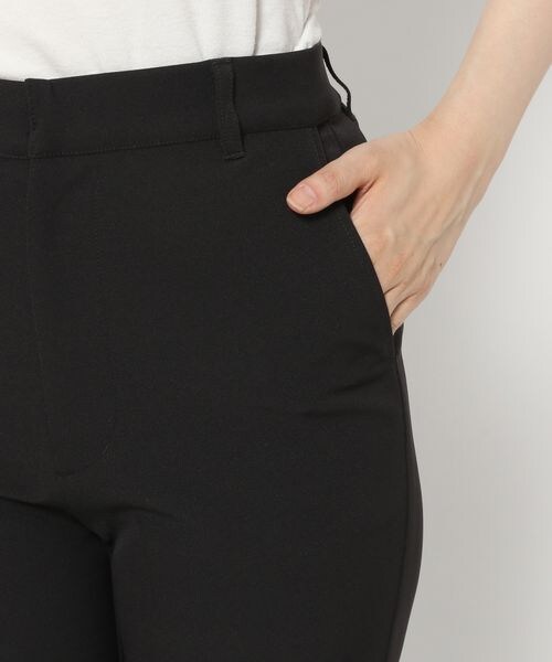 PAGEBOY（ページボーイ）の「モア楽フィットフレアスラックス（パンツ・レディース・オフホワイト05/ブラック09/ショコラ59・S/M/L）」の15枚目の写真