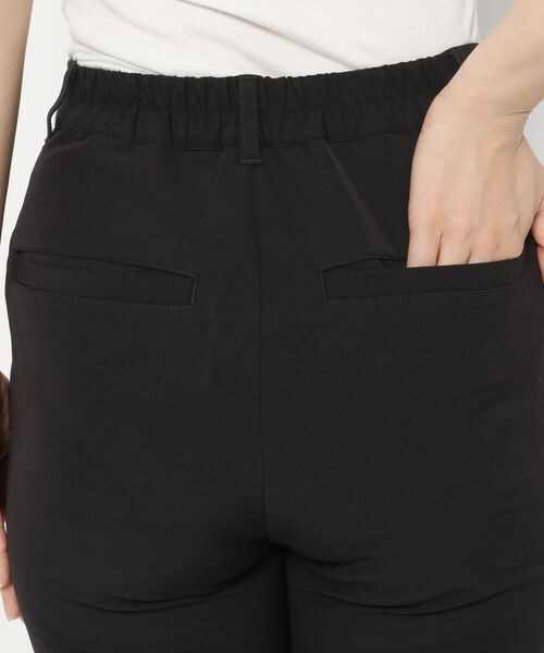 PAGEBOY（ページボーイ）の「モア楽フィットフレアスラックス（パンツ・レディース・オフホワイト05/ブラック09/ショコラ59・S/M/L）」の17枚目の写真