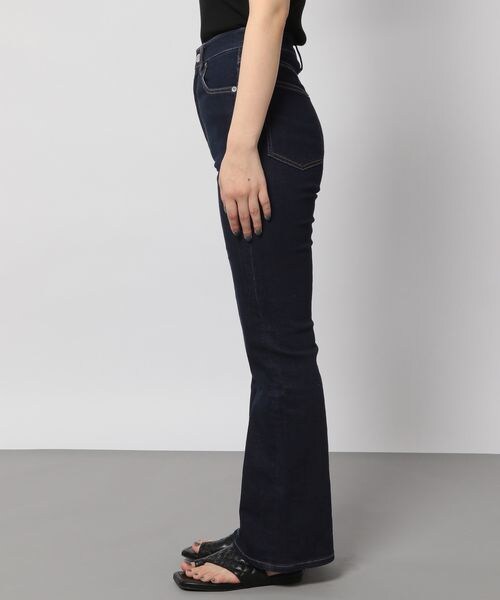 PAGEBOY(ページボーイ)の「フレアフィットジーンズ(パンツ・レディース・ブラック09/ロイヤル83/インディゴブルー87・24inch/25inch/26inch/27inch)」の14枚目の写真