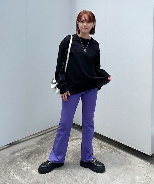 PAGEBOY(ページボーイ)の「フレアフィットジーンズ(パンツ・レディース・ブラック09/ロイヤル83/インディゴブルー87・24inch/25inch/26inch/27inch)」の10枚目の写真