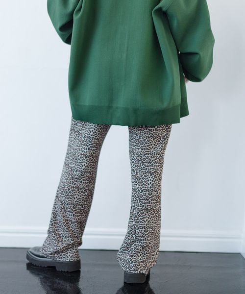 PAGEBOY（ページボーイ）の「イージーストレートパンツ（パンツ・レディース・ヒョウ柄08/オレンジ45/パープル98・FREE）」の7枚目の写真