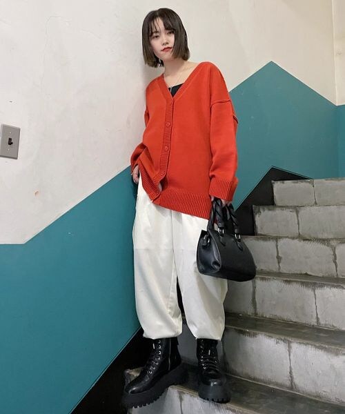 PAGEBOY（ページボーイ）の「レザー加工カーゴパンツ（パンツ・レディース・オフホワイト05/ブラック09/ピーコック84・F）」の7枚目の写真