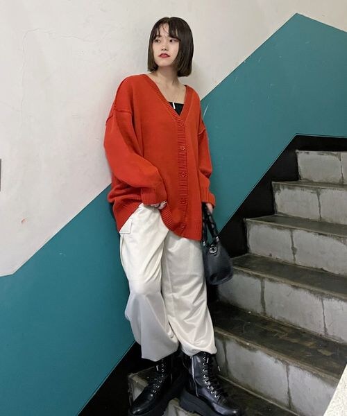 PAGEBOY（ページボーイ）の「レザー加工カーゴパンツ（パンツ・レディース・オフホワイト05/ブラック09/ピーコック84・F）」の6枚目の写真