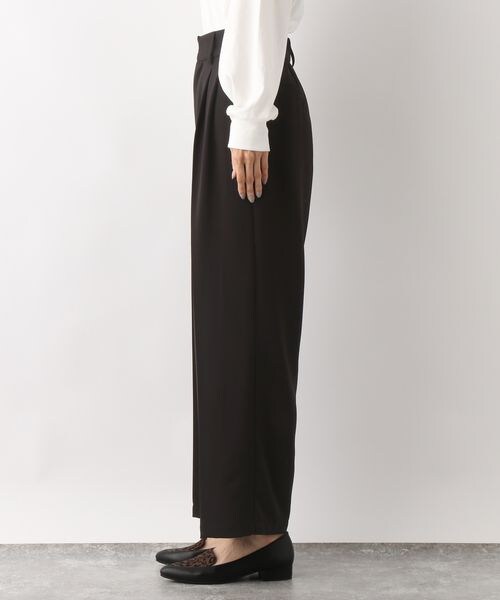 GLOBAL WORK（グローバルワーク）の「ウツクシルエットワイドパンツ（パンツ・レディース・ブラック09/ライトベージュ52/ブラウン54/ミドルブルー84・S/M/L）」の22枚目の写真