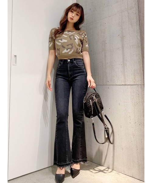 GYDA（ジェイダ）の「H/W SHAPELY LINEフレアデニムパンツ（デニムパンツ・ブラック/インディゴ・M/S/XS）」の5枚目の写真