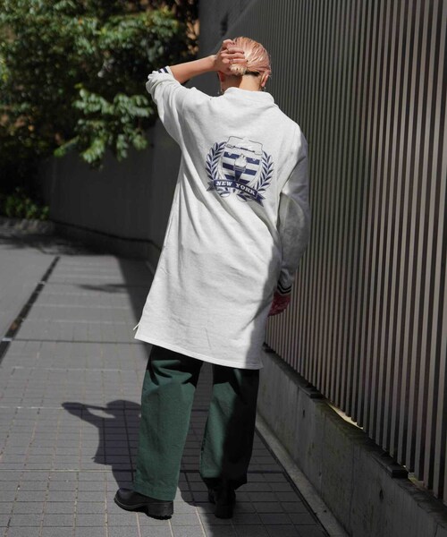 AVIREX（アヴィレックス）の「《REBUILD COLLECTION》TORCH&LAUREL ONEPIECE/ トーチ&ローレル ワンピース（ワンピース/ドレス・ブラック/グレー/レッド・F）」の6枚目の写真