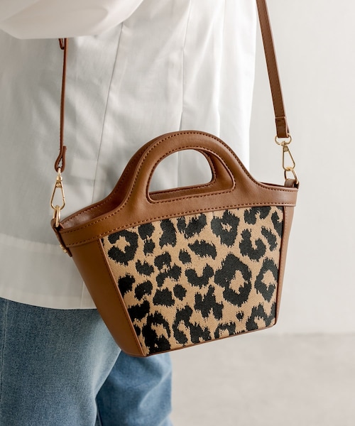 COLLAGE GALLARDAGALANTE(コラージュガリャルダガランテ)の「【PAPILLONNER/パピヨネ】ジャガードMINIショルダー(ショルダーバッグ・レディース・キャメル/ブラック・F)」の2枚目の写真