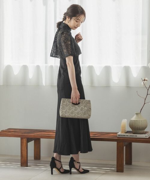 Andemiu（アンデミュウ）の「スカラップパールクラッチ（バッグ・レディース・アイボリー08/オーク20・F）」の3枚目の写真