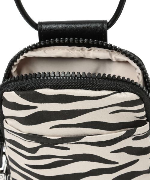 BAYFLOW(ベイフロー)の「≪予約≫ライトミニショルダー2(バッグ・レディース・ヒョウ01/ゼブラ02/ブラック19/カーキ78・F)」の22枚目の写真