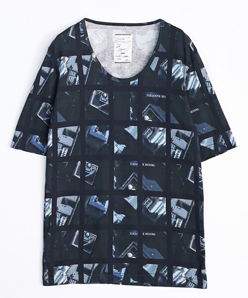 SHAREEF(シャリーフ)の「GRAPHIC PRINT CREWNECK S/S(トップス・メンズ・WHT/NVY・1/2)」の3枚目の写真