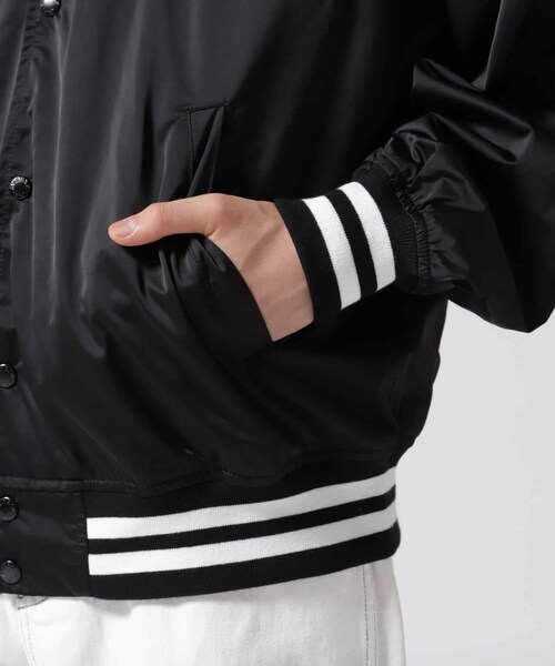 AVIREX(アヴィレックス)の「《REBUILD COLLECTION》サテン スタジアム ジャケット / SATIN STADIUM JACKET(ジャケット/アウター・ブラック/ネイビー/バーガンディ・F/M/L/XL/2XL)」の22枚目の写真