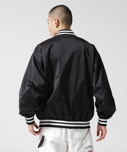 AVIREX(アヴィレックス)の「《REBUILD COLLECTION》サテン スタジアム ジャケット / SATIN STADIUM JACKET(ジャケット/アウター・ブラック/ネイビー/バーガンディ・F/M/L/XL/2XL)」の19枚目の写真
