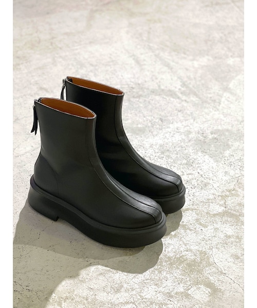 Ungrid(アングリッド)の「ミドル丈ジップデザインブーツ(その他シューズ・ブラック・M/S/L)」の1枚目の写真