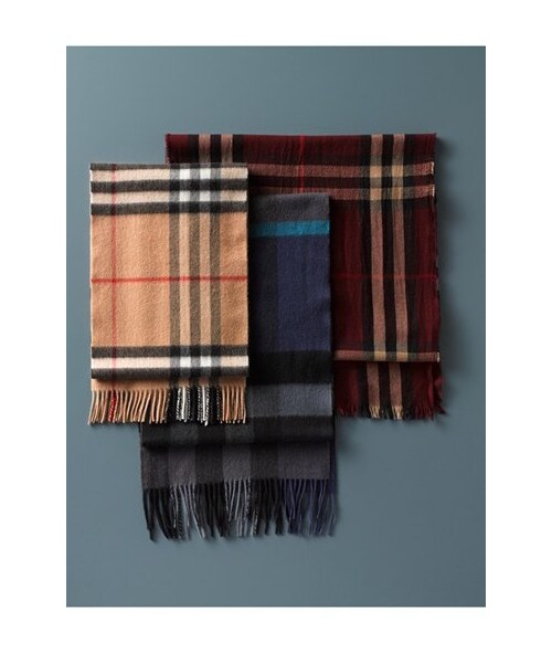 BURBERRY（バーバリー）の「Burberry Giant Check Cashmere Scarf（手袋・メンズ・Bulrush Grey/ Olive Check/Charcoal/Classic Check/Hydrangea/Navy/Navy Check/Nickel Brown Check/Purple Grape）」の6枚目の写真