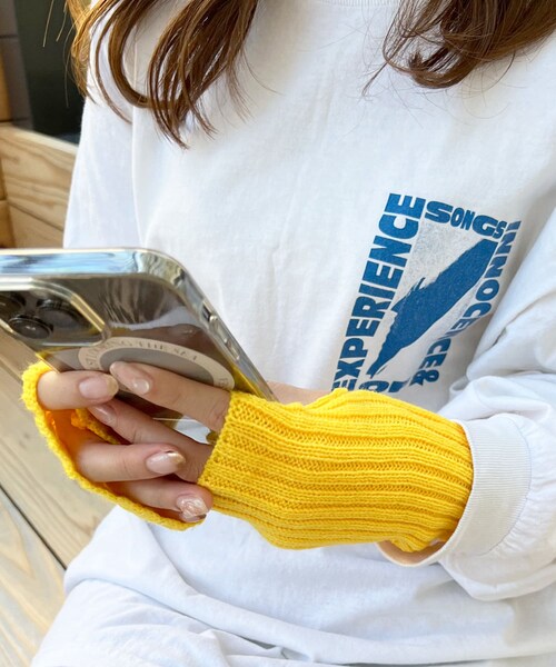 Lattice(Lattice)の「ニットアームウォーマー(手袋・レディース・アイボリー/ブラック/ブルー/グリーン/オレンジ/ピンク/パープル/グレー/イエロー/レッド・0)」の4枚目の写真
