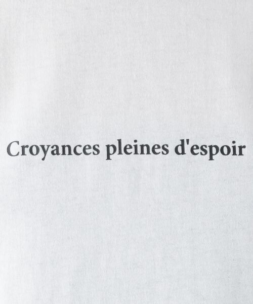 LOWRYS FARM(ローリーズファーム)の「プリントロゴTシャツ(トップス・レディース・オフ05/アイボリー08/チャコール18/パープル95・F)」の22枚目の写真