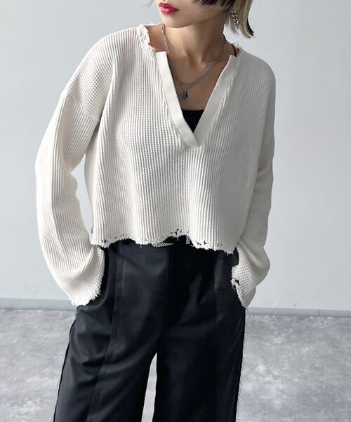 PAGEBOY（ページボーイ）の「ダメージワッフルトップス（トップス・レディース・オフホワイト05/ブラック09・FREE）」の3枚目の写真