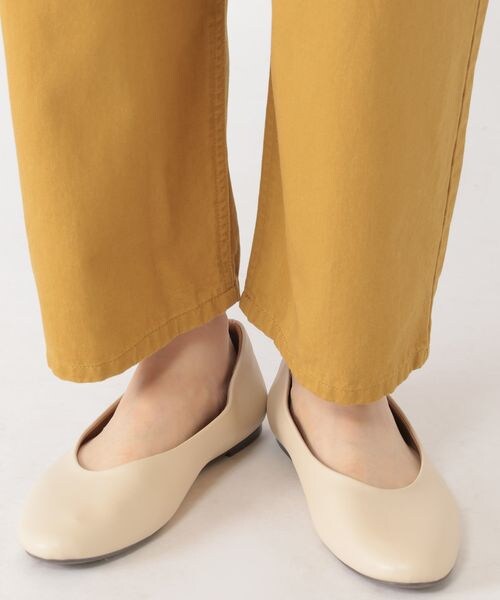 studio CLIP（スタディオクリップ）の「バルーンタックテーパードパンツ（パンツ・レディース・アイボリー52/マスタード65/カーキ78・M/L）」の10枚目の写真