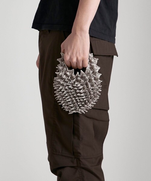 BUNZABURO（ブンザブロウ）の「BAI SHIBORI PETIT BAG（ハンドバッグ・メンズ・SLV/GRY/BLK/PNK/YLW/D.GRN/OLV/BLU・FREE）」の2枚目の写真