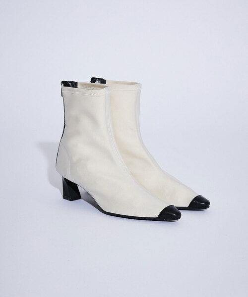 UNITED TOKYO（ユナイテッドトウキョウ）の「セカンドスキンショートブーツ（その他シューズ・レディース・WHT/BLK・1/2）」の2枚目の写真