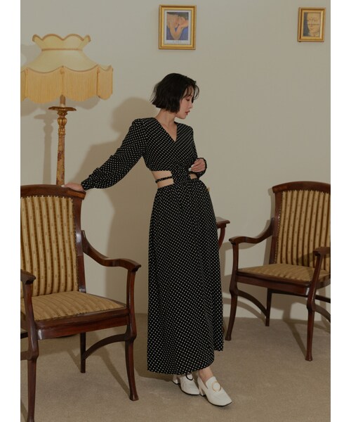 Marjorie（マージョリー）の「大娛樂家，復古點點腰間特色鏤空長洋裝（ワンピース/ドレス・レディース・點點白・XS/S/M/L）」の2枚目の写真