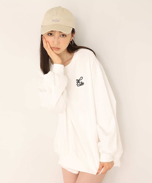 one after another NICE CLAUP(ワンアフターアナザーナイスクラップ)の「【2022AWアイテム】刺しゅうロゴスウェット(Tシャツ/カットソー・レディース・オフホワイト/ネイビー・0)」の2枚目の写真