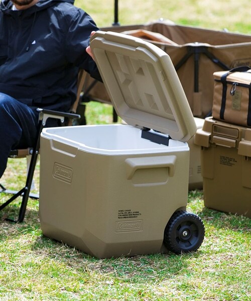 COLEMAN(コールマン)の「【別注】Coleman 拉桿冰箱60QT(その他・泥棕色・泥棕色)」の5枚目の写真