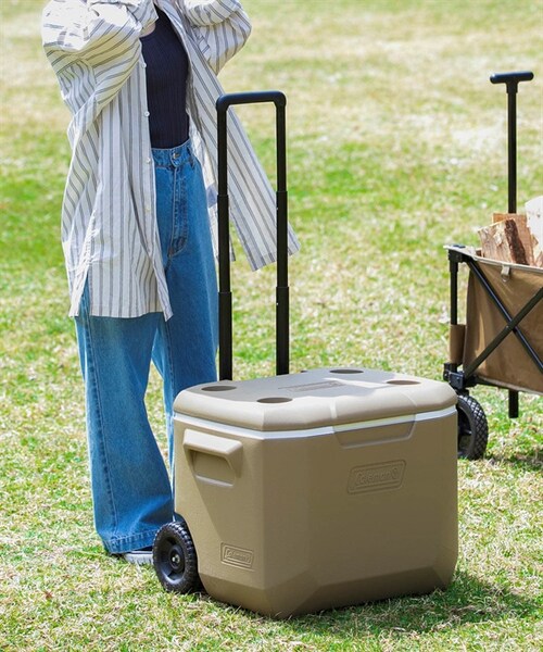 COLEMAN(コールマン)の「【別注】Coleman 拉桿冰箱60QT(その他・泥棕色・泥棕色)」の3枚目の写真