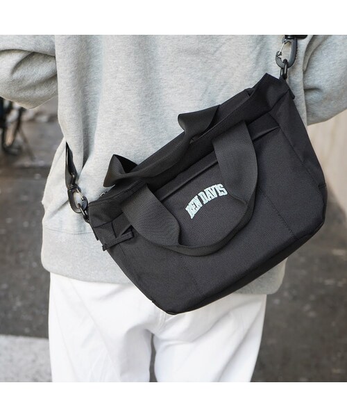 BEN DAVIS（ベンデイビス）の「BDW-8251【NEW SCHOOL SHOULDER BAG】ニュースクールショルダーバッグ（フォーマルスーツ/小物・メンズ・BLACK/PINK/BLACK/WHITE/BLACK/YELLOW/BLACK/GREEN・FREE）」の8枚目の写真
