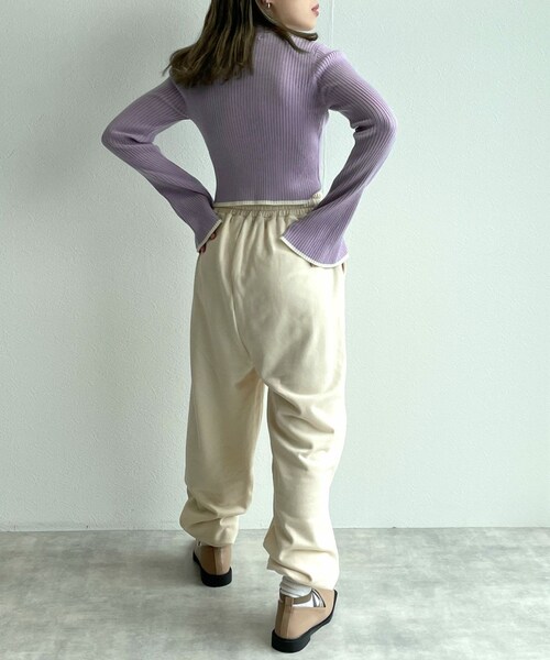 w closet（ダブルクローゼット）の「★先行予約★リブフレアスリーブハイネックプルオーバー【9月下旬入荷】（トップス・レディース・オフホワイト/サックス/ブラック/オフ/クロ・FREE）」の22枚目の写真