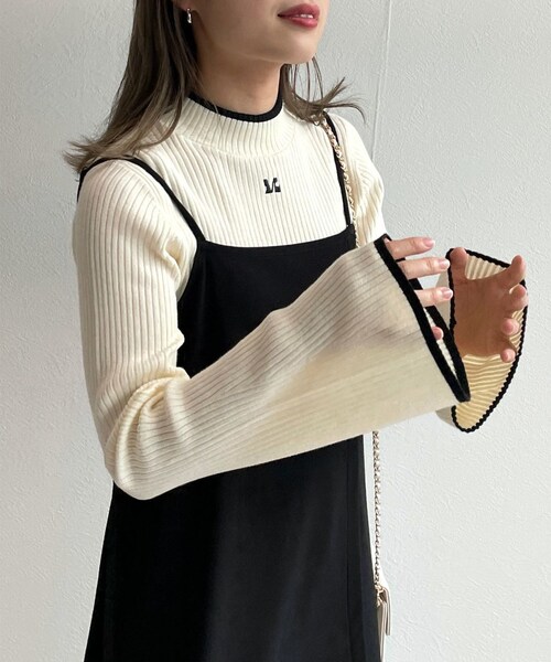 w closet（ダブルクローゼット）の「★先行予約★リブフレアスリーブハイネックプルオーバー【9月下旬入荷】（トップス・レディース・オフホワイト/サックス/ブラック/オフ/クロ・FREE）」の10枚目の写真