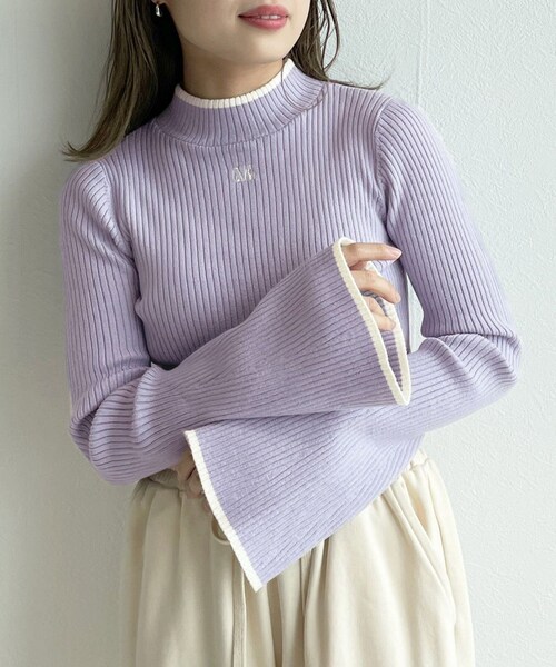 w closet（ダブルクローゼット）の「★先行予約★リブフレアスリーブハイネックプルオーバー【9月下旬入荷】（トップス・レディース・オフホワイト/サックス/ブラック/オフ/クロ・FREE）」の2枚目の写真