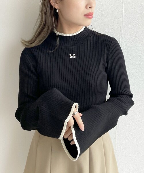 w closet（ダブルクローゼット）の「★先行予約★リブフレアスリーブハイネックプルオーバー【9月下旬入荷】（トップス・レディース・オフホワイト/サックス/ブラック/オフ/クロ・FREE）」の3枚目の写真