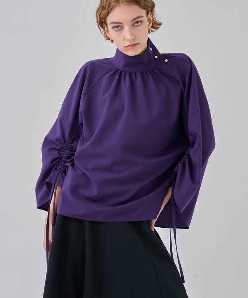 A + TOKYO（エープラストウキョウ）の「ドロストスリーブスタンドブラウス（シャツ/ブラウス・レディース・WHT/BLK/PPL・FREE）」の3枚目の写真