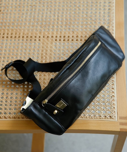 ☆完売品☆Whim Gazette ウィムガゼットボディバッグ ウエストポーチ Whim Gazette（ウィムガゼット）の「【Hoaw.】ウエストバッグ