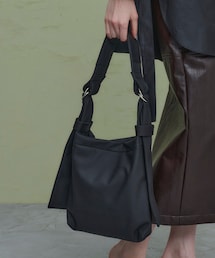 PUBLIC TOKYO | yrz ポリカーボネートタスキBAG S(ハンドバッグ)