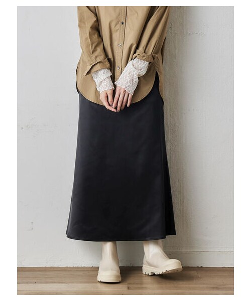 Green　Parks（グリーンパークス）の「サテンナロースカート（スカート・ブラック/グレーベージュ/パープル・F）」の16枚目の写真